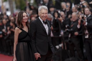 Harrison Ford est arrivé sur le tapis rouge au bras de Calista Flockhart.